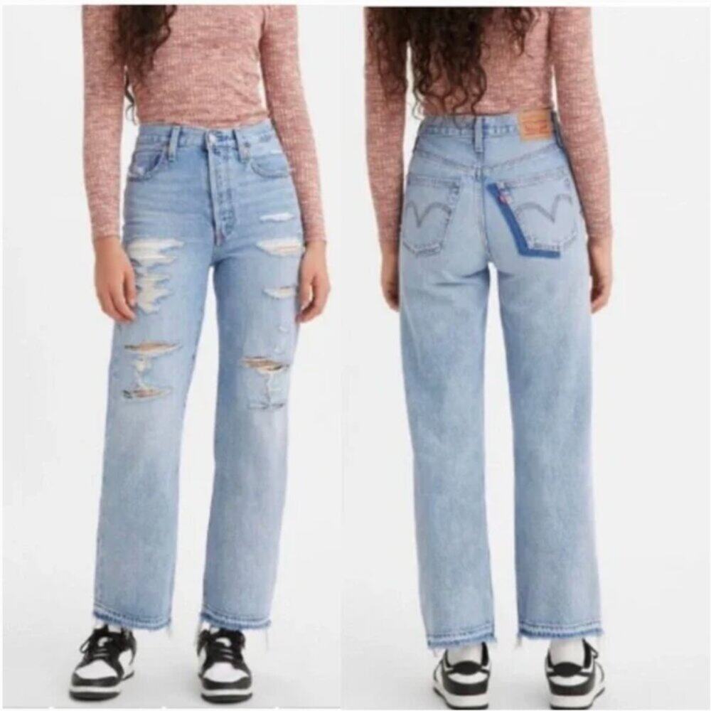 Levi’s Ribcage Straight Ankle Jeans in Light Indigo Destructed